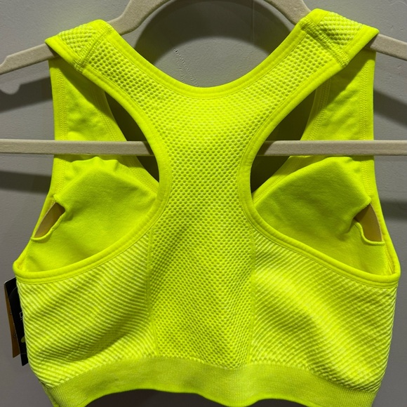 NWT Danskin Sports Bra- has padding - Picture 2 of 5